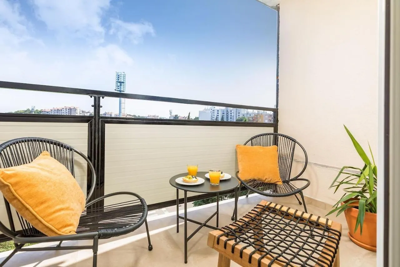 Sunny Aura Beach Apartment - Spacious And Bright, With Parking Pula 0*,  Croatia