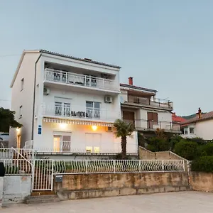 rezervirajte ovdje