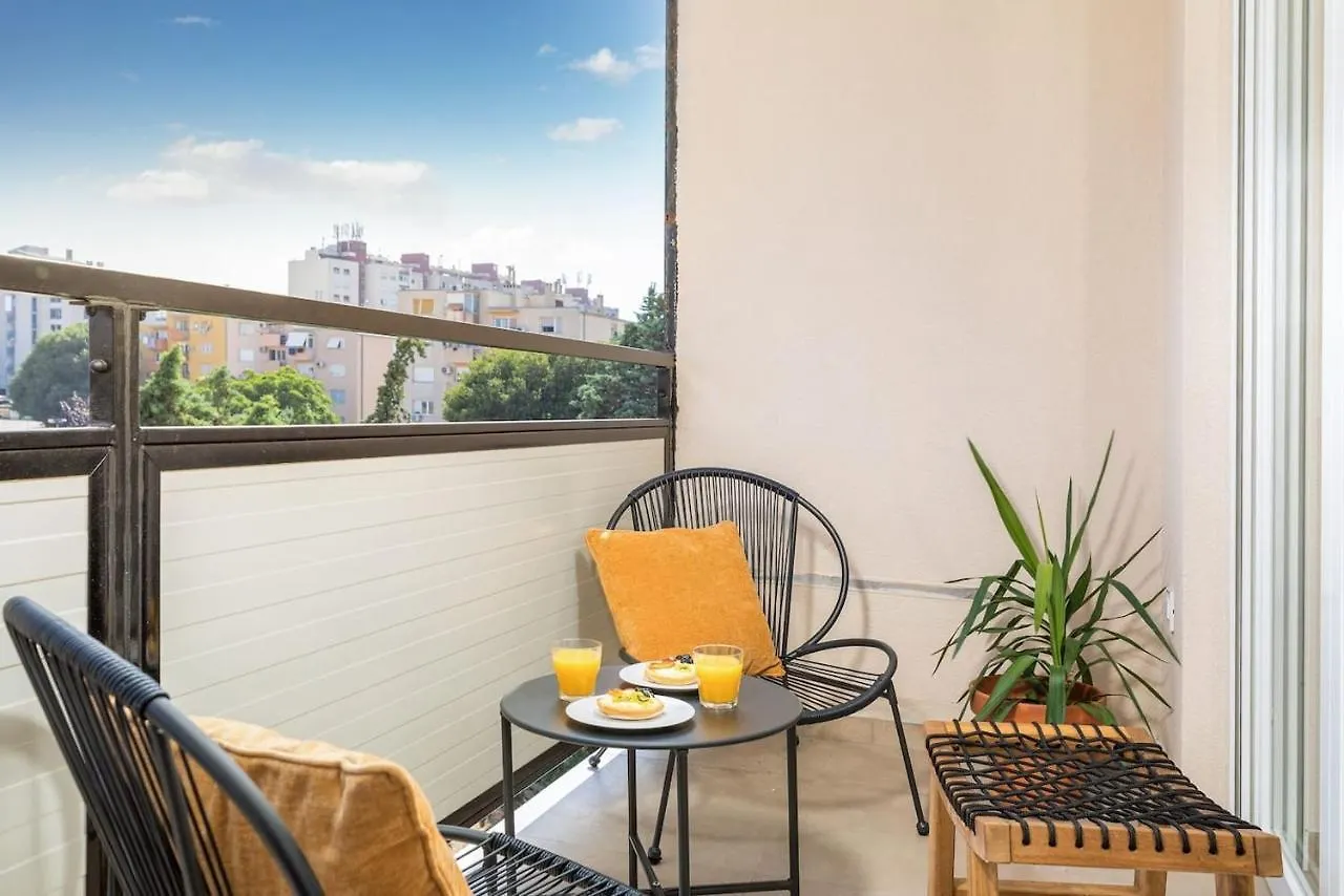 Sunny Aura Beach Apartment - Spacious And Bright, With Parking Pula